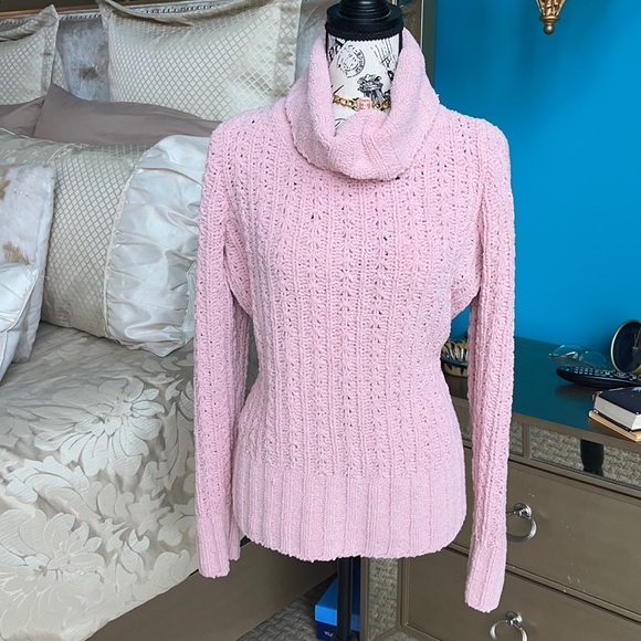 Super Soft & Fuzzy Sweater by “LIZ & Co” - Picture 9 of 13
